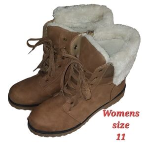 Womens boots size 11